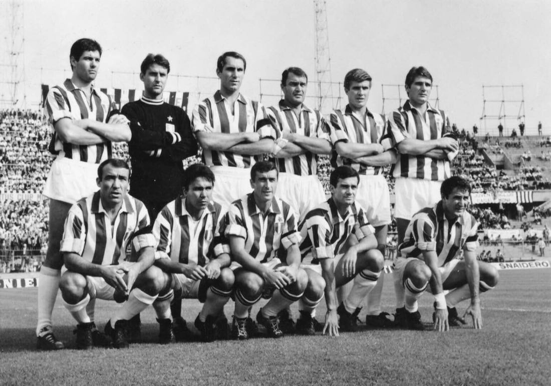 Formazione della Juventus schierata prima di una partita di campionato, 1967